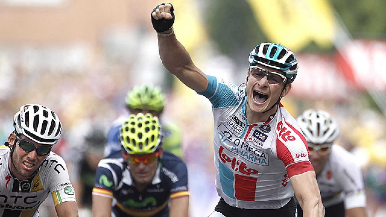 El alemán André Greipel supo sorprender y batir al todopoderoso Mark Cavendish en el esprín de Carmaux.