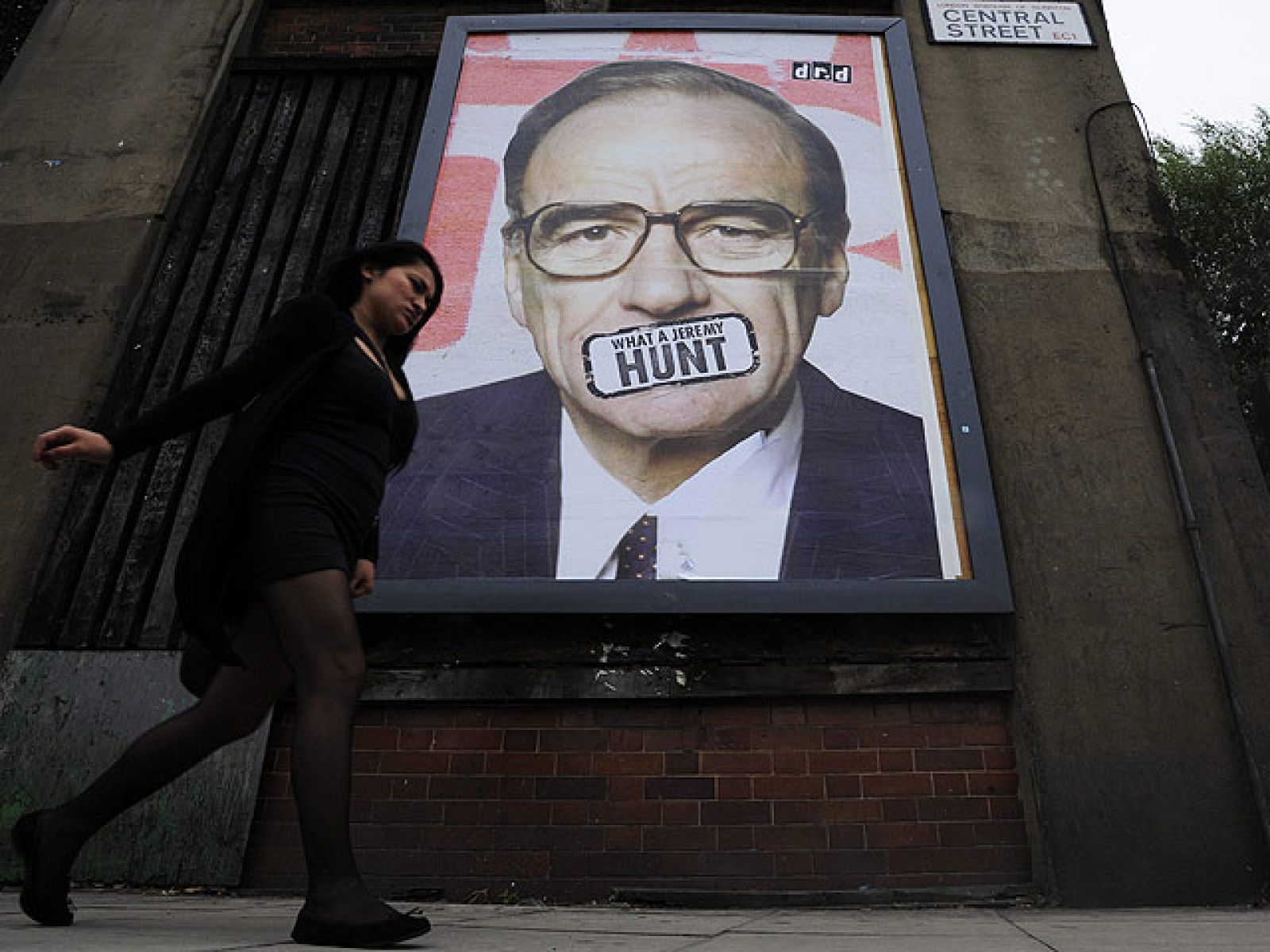 Brown acusa a News International de recurrir a conocidos delincuentes