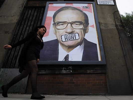  - Brown acusa a News International de recurrir a conocidos delincuentes