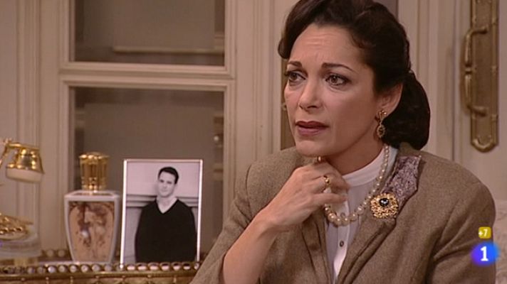 Amar en tiempos revueltos - Eulalia relata la verdad de Gloria