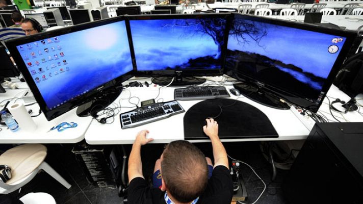 Telediario 1 - Libertad de expresión y tecnología