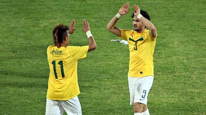  - Pato y Neymar meten a Brasil en cuartos
