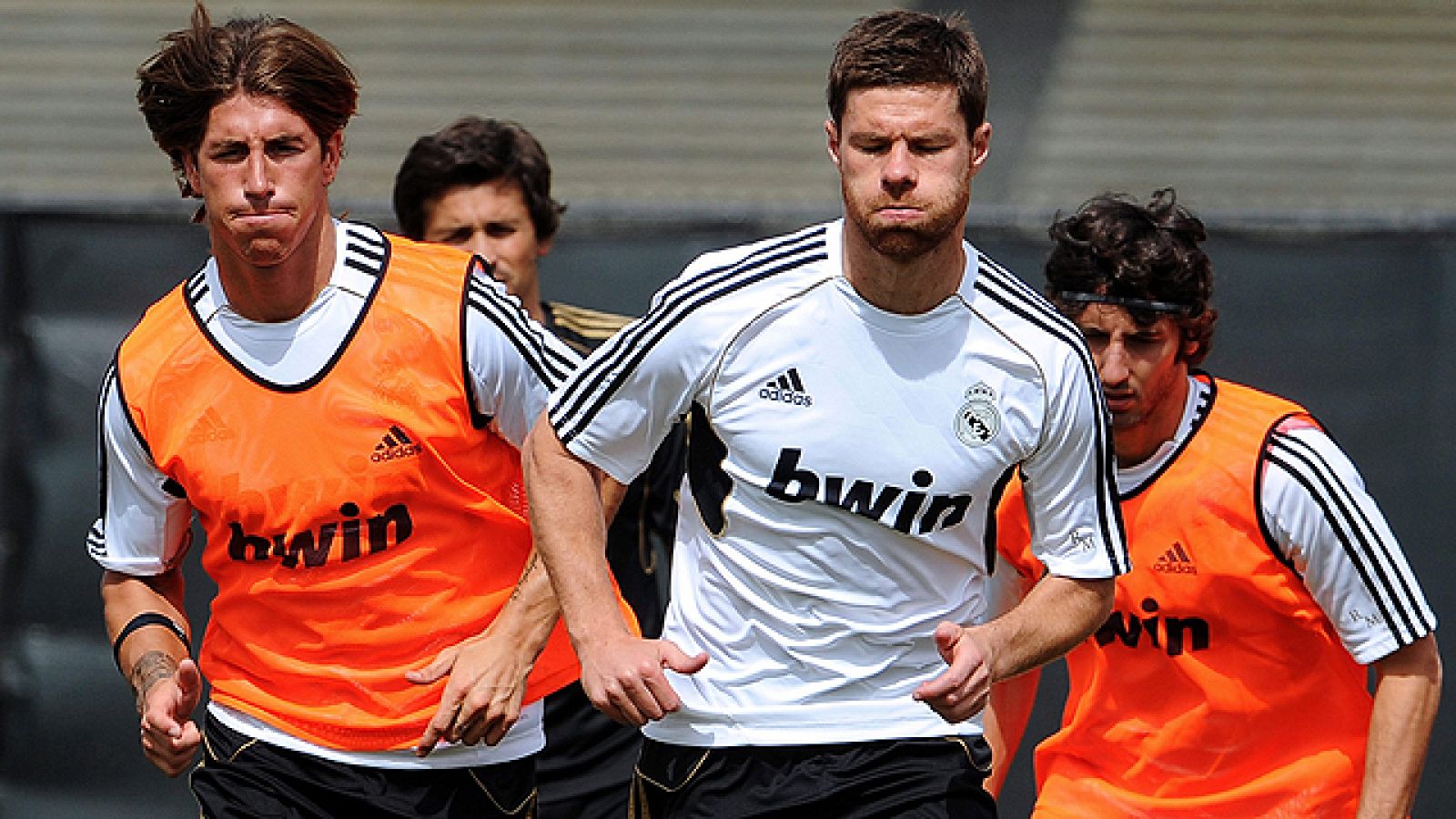 El Real Madrid de Mourinho se enfrentará a LA Galaxy en su primer partido de pretemporada en EEUU. Los jugadores ocupan sus ratos libres en actividades como el waterpolo.