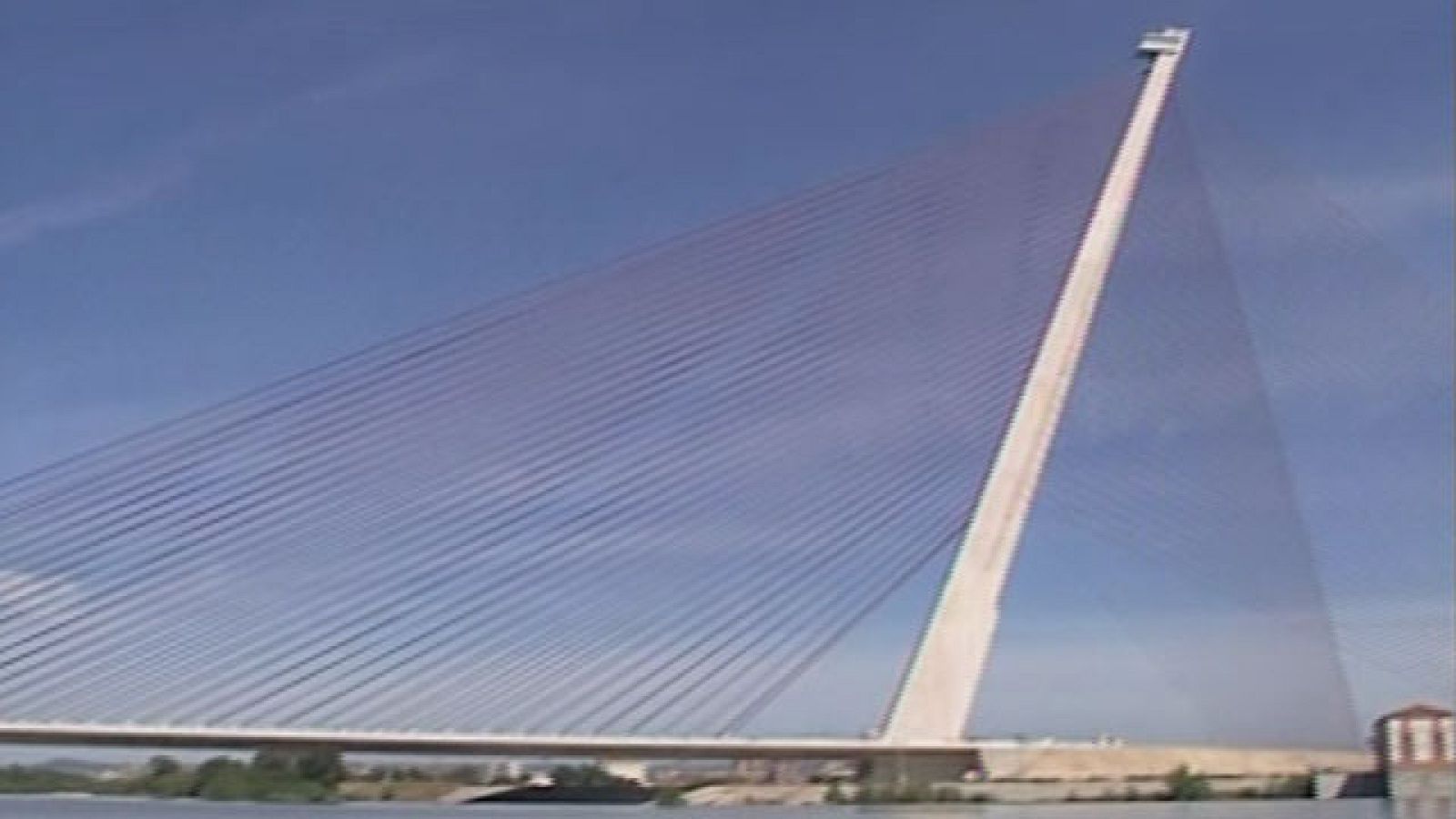 Ya está abierto al tráfico el puente atirantado de Talavera de la Reina