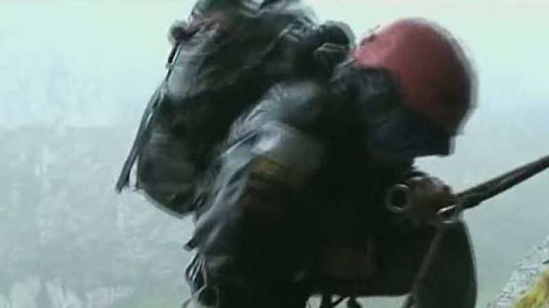 La expedición Murcia lleva 22 días colgada de una pared vertical de los Andres y están a punto de coronar la cima del Rurusanca, a 5.400 metros de altura.