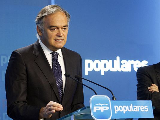 España en 24h - González Pons defiende que Rubalcaba "debería darle  una chupadita al bote de la medicina" que ha probado Camps