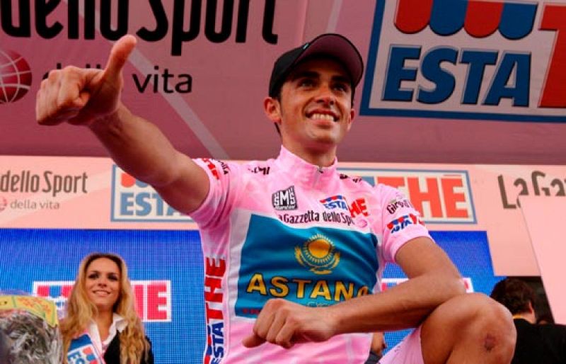 Alberto Contador tuvo que esperar a los últimos 28'5 kilómetros para sentenciar -con autoridad, eso sí- su primer Giro de Italia, y convertirse en el segundo español que lo logra.