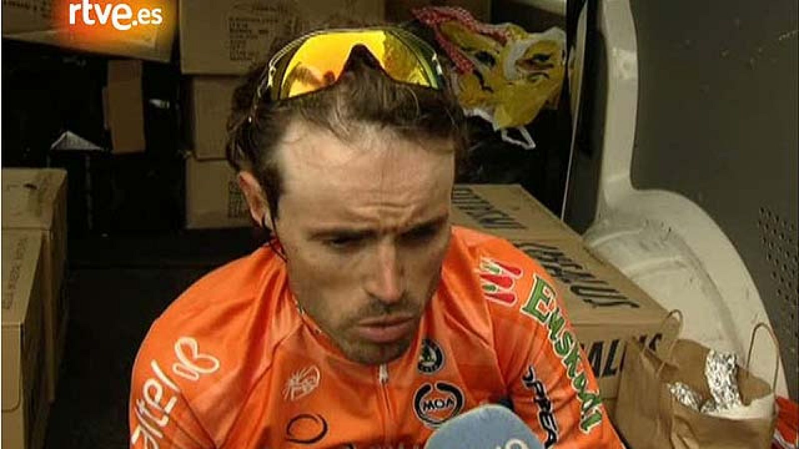 Samuel Sánchez felicita a Andy Schleck