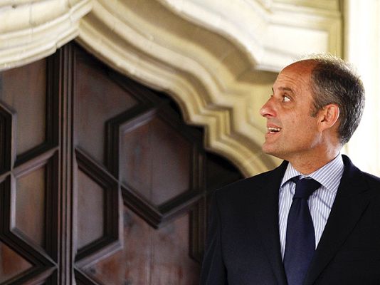 Telediario 1 - Camps se someterá a juicio