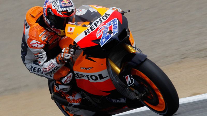 Stoner toma el mando en Laguna Seca
