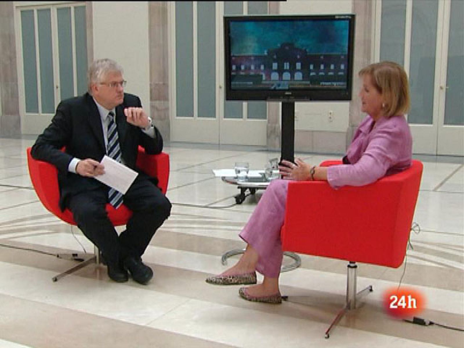 Aquí parlem - Núria de Gispert, Llei Òmnibus i Pressupostos