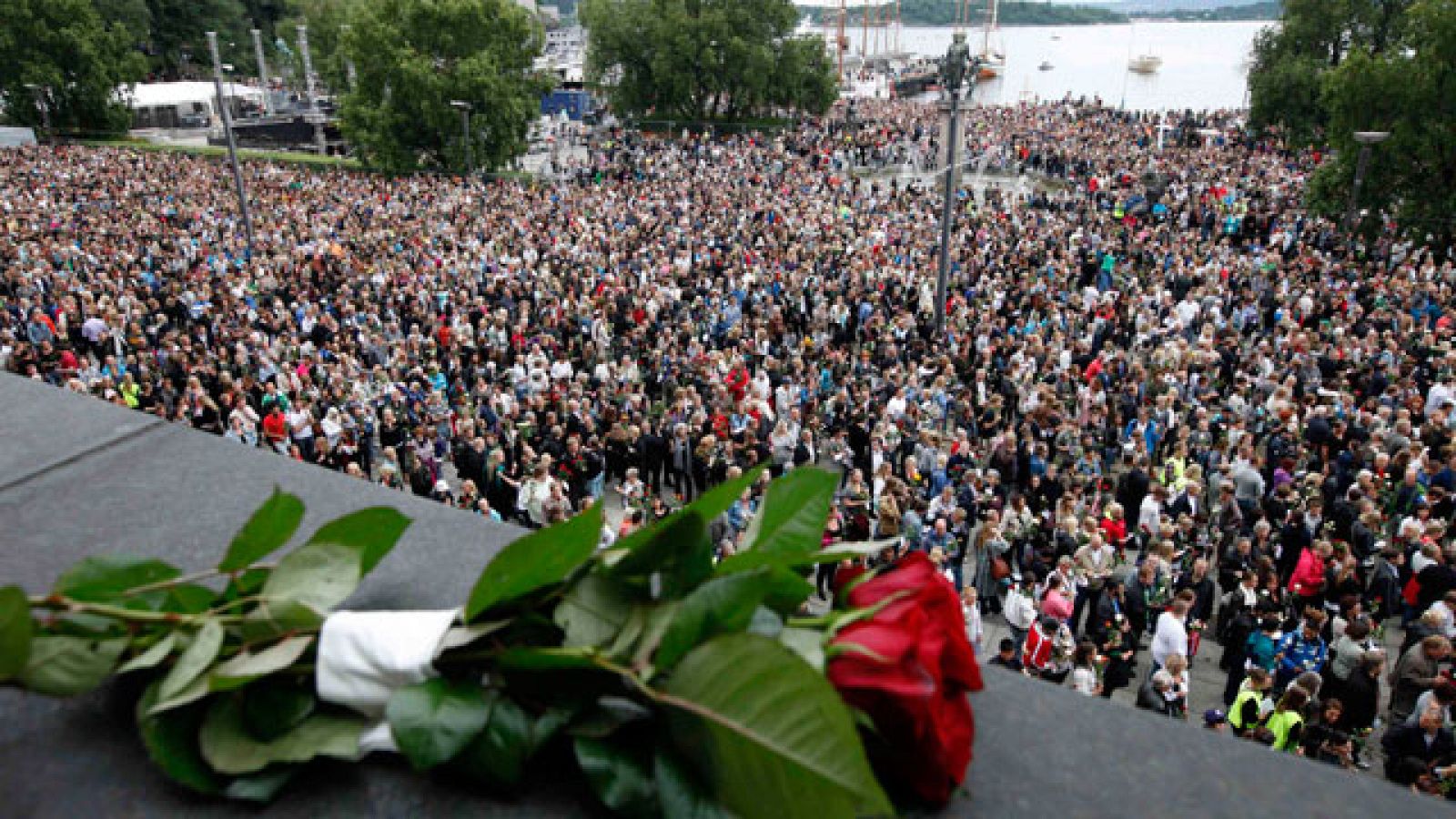 Telediario 2 en cuatro minutos 25/07/2011