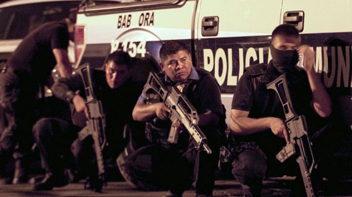 Telediario 1 - Gran golpe policial en México.