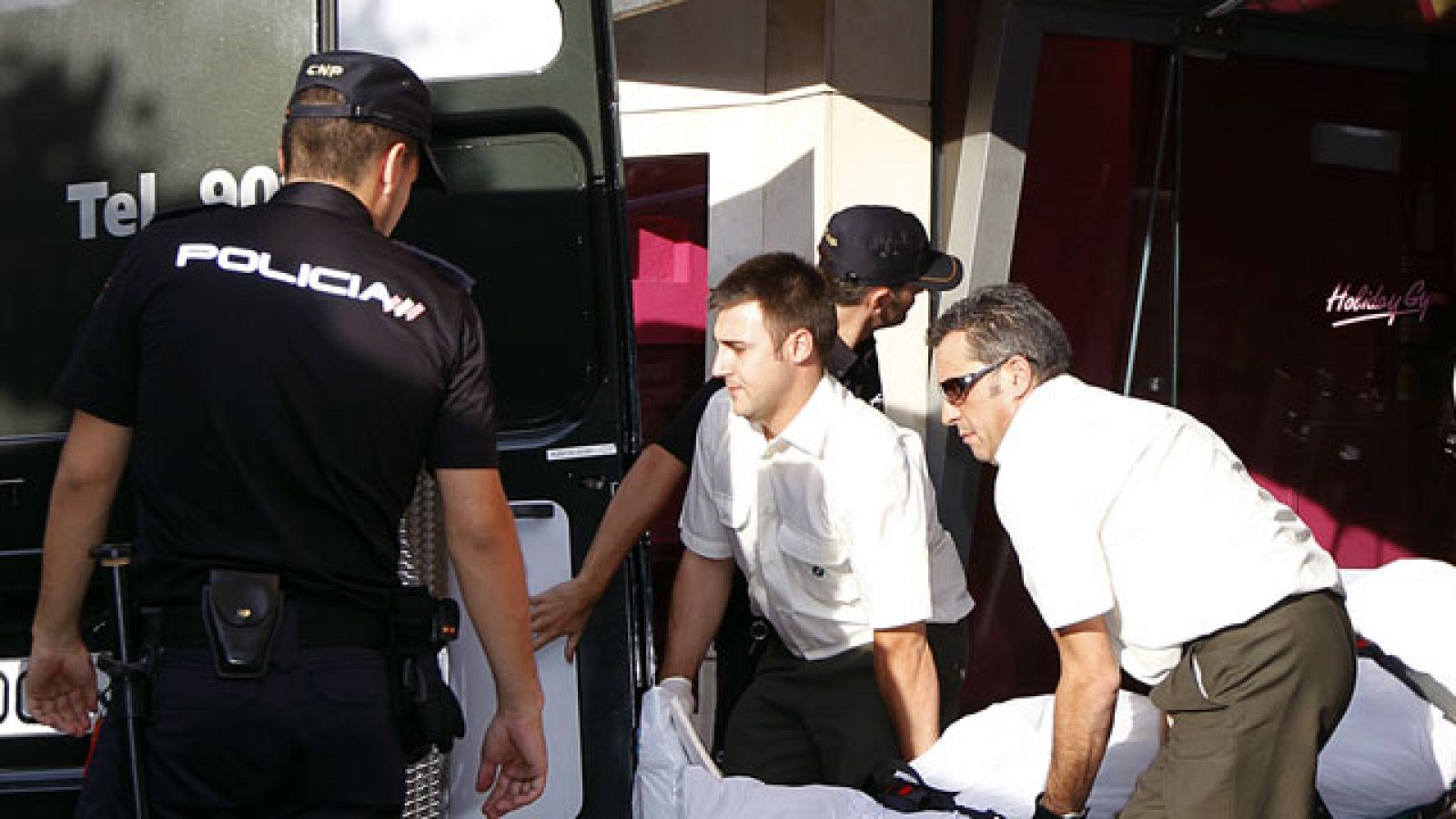 Muere el guardia civil que asesinó ayer a su exnovio en un gimnasio de Madrid