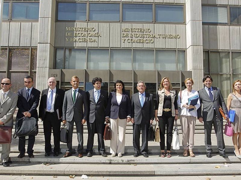 Las Comunidades del PP piden al Estado más plazo para devolver el dinero que les anticipó