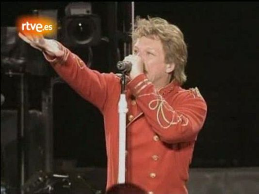 Informativo 24h - Un fragmento del concierto ofrecido el miércoles en Barcelona por Bon Jovi