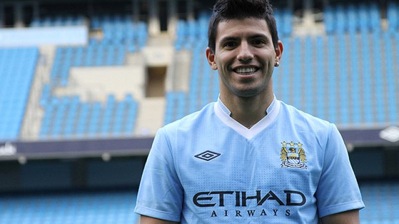 El argentino Sergio Agüero ya es jugador del City a todos los efectos, tras la comunicación oficial de Atlético y City, un día después de que se cerrase el trato.