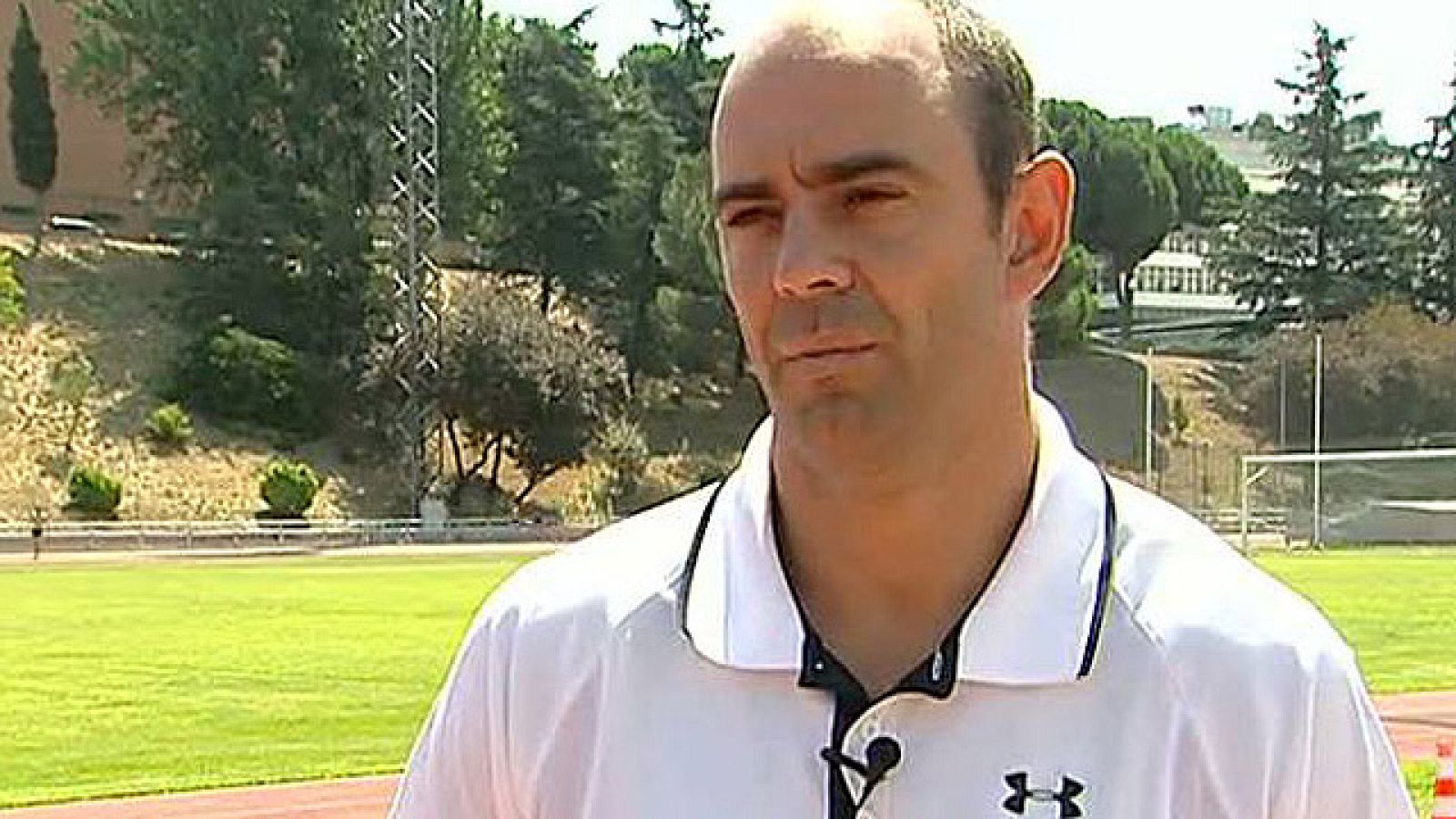 José Javier Hombrados, portero del nuevo balonmano Atlético de Madrid es el único jugador en activo que vistió la camiseta del antiguo club madrileño.