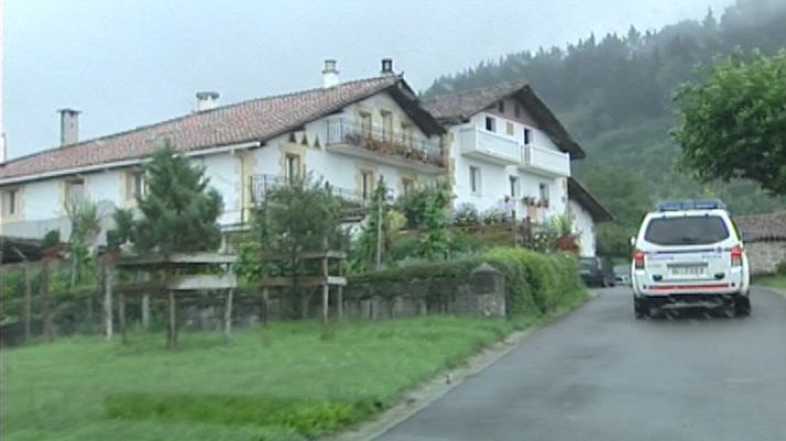 Telediario 1 - Medidas contra robos en caseríos