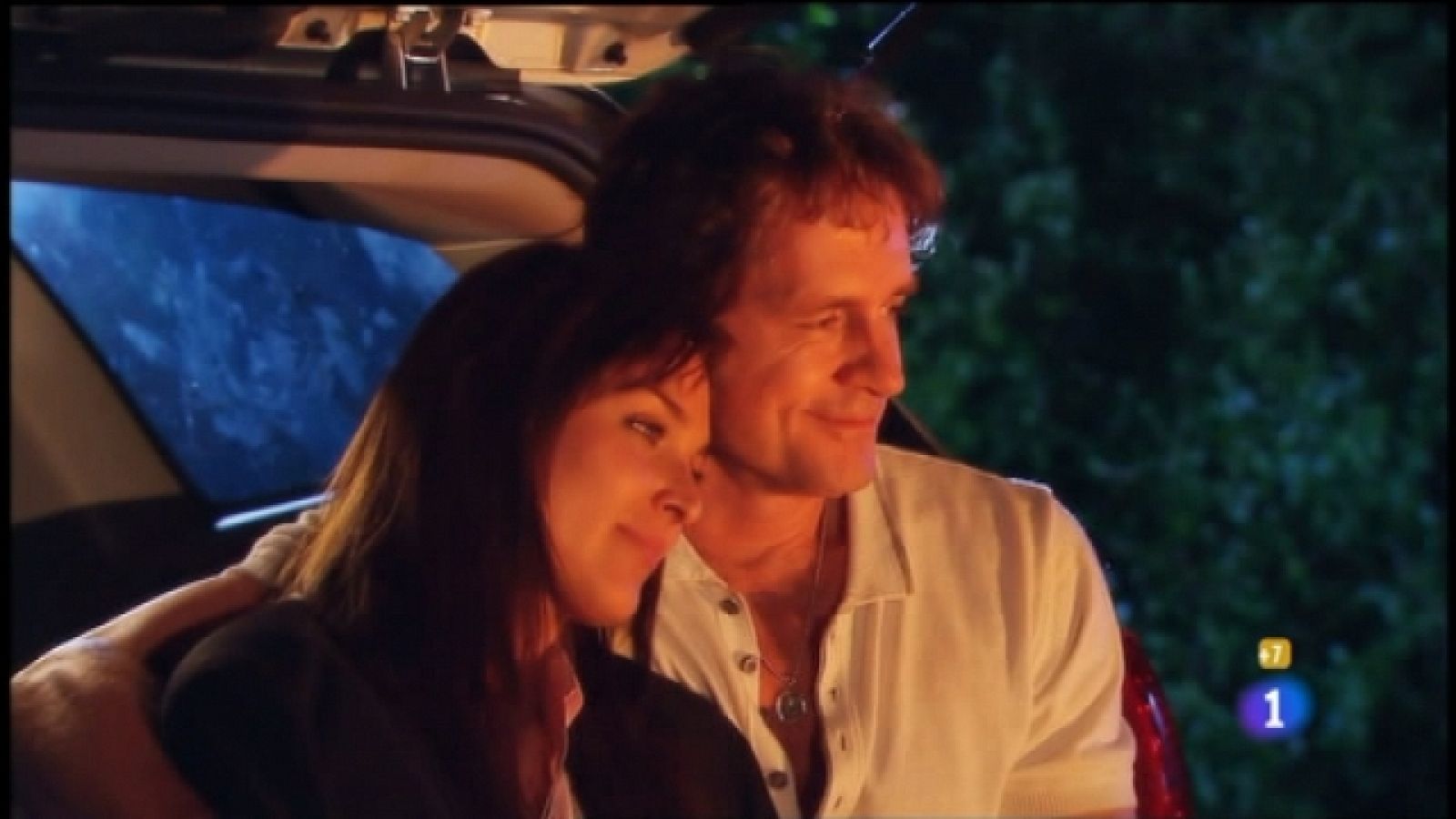 Eva Luna - Capítulo 26 - Daniel encuentra a Eva cuando estaba perdida en el bosque - Ver ahora