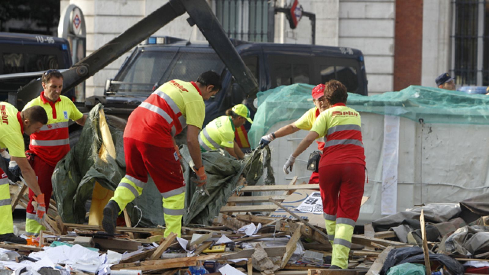 Desalojados los dos últimos campamentos del 15 M en Madrid