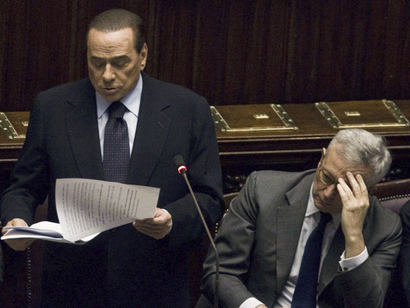 Berlusconi pide un "plan de acción inmediato" ante el aumento de la presión sobre la deuda soberana | Ver