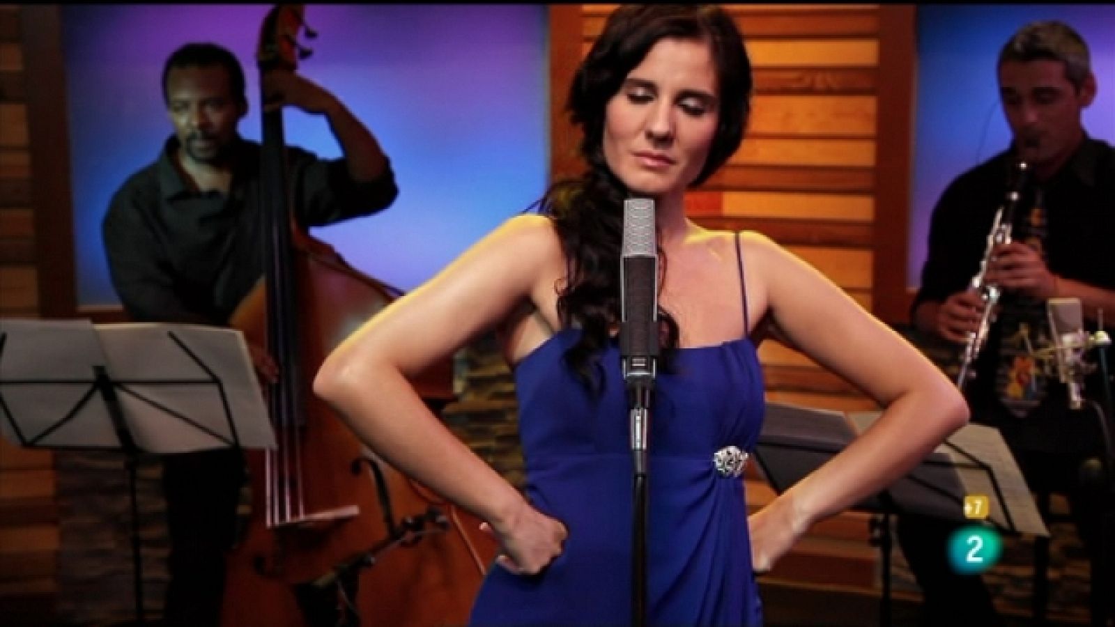 Música para tus ojos - Antonio Banderas - Ver ahora