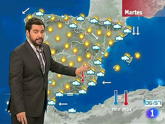 El tiempo - Cielos despejados y fuerte viento en el Estrecho