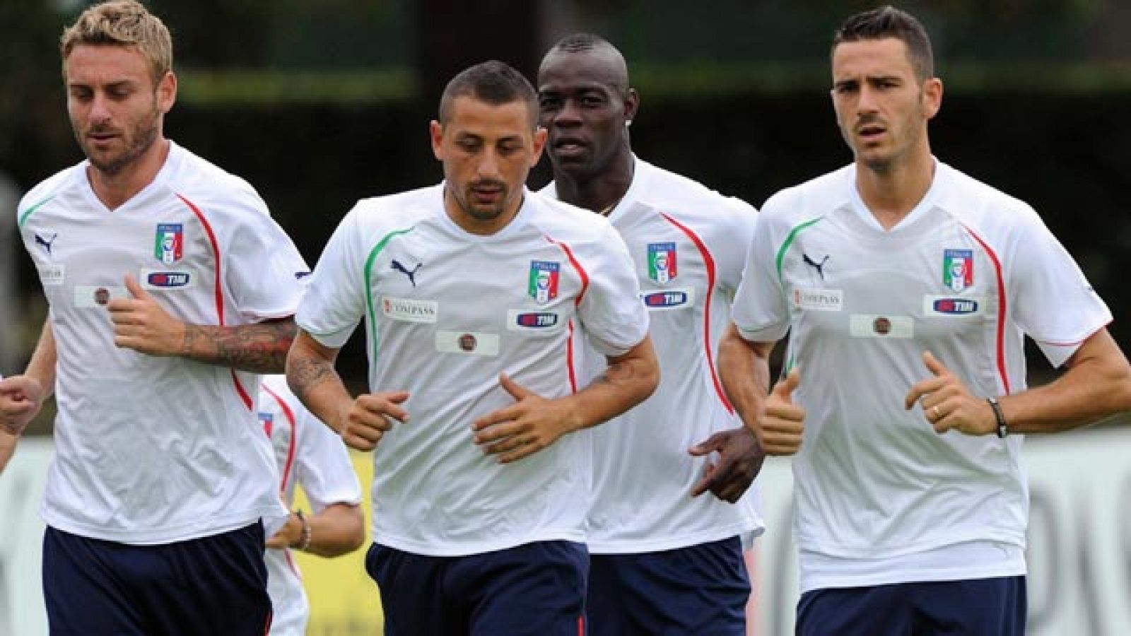 La tetracampeona del mundo, rival y anfitriona de España, dista mucho de la campeona del mundo de 2006