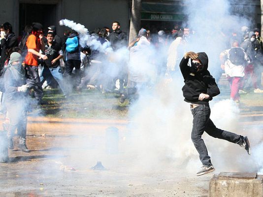 Telediario 1 - Chile vive una jornada de protestas por una educación gratuita