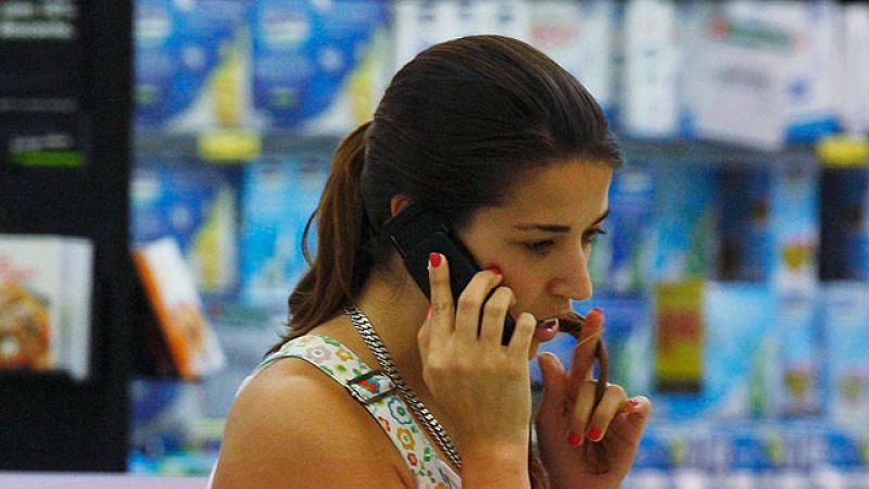 Los pequeños operadores móviles atacan al punto débil de los grandes: el precio