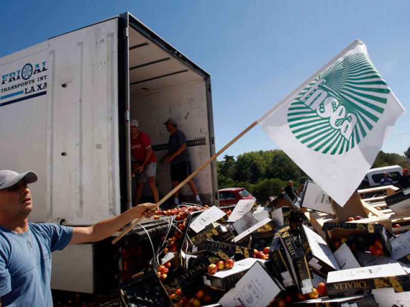 Los agricultores españoles piden sanciones por nuevos ataques contra sus mercancías en Francia
