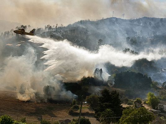 Telediario 1 - Un incendio ha quemado varias hectáreas en Vilar de Astrés, Ourense
