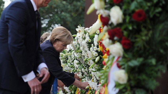  - Berlín rinde homenaje a los muertos del muro en el 50 aniversario de su construcción