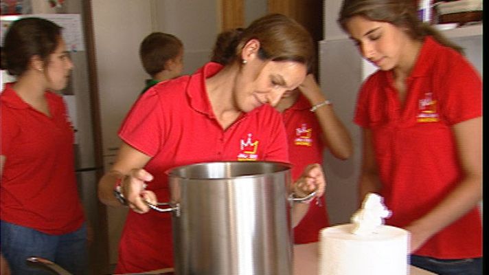 Telediario 1 - Miles de peregrinos están en España