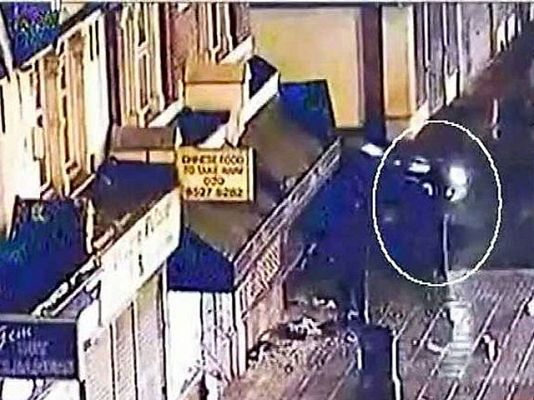 Informativo 24h - Un policía, atropellado en los disturbios en Londres