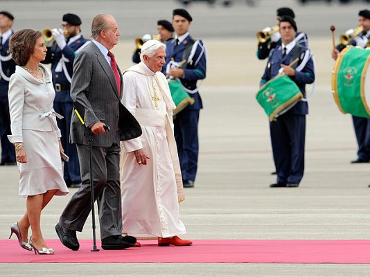  - Benedicto XVI llega a España