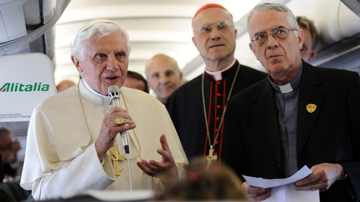 Telediario 1 - El Papa ha hablado en el avión