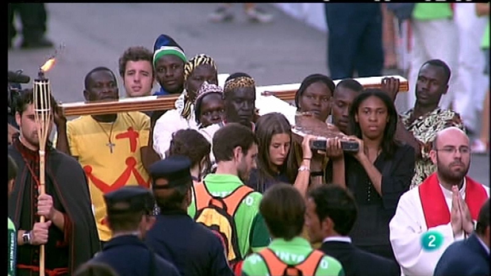 El día del señor - Especial visita S.S. el Papa Benedicto XVI - Via Crucis desde Cibeles - 19/08/11 - Ver ahora