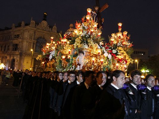 Telediario 1 - Procesión por el centro de Madrid tras el viacrucis