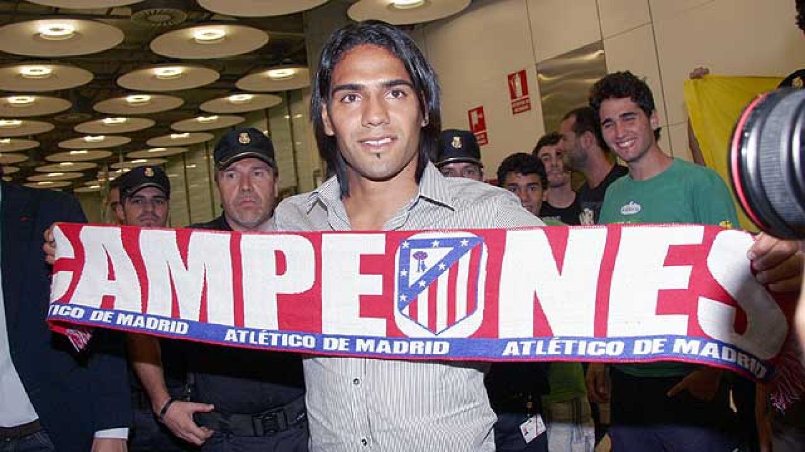 Agüero es el listón de Falcao