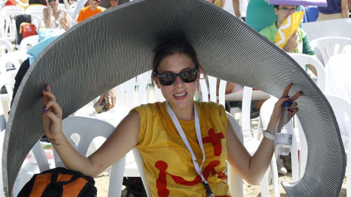 Telediario 1 - Cuatro Vientos lleno de peregrinos