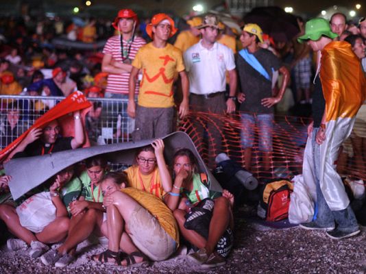 Informativo 24h - Los peregrinos desafían a la lluvia