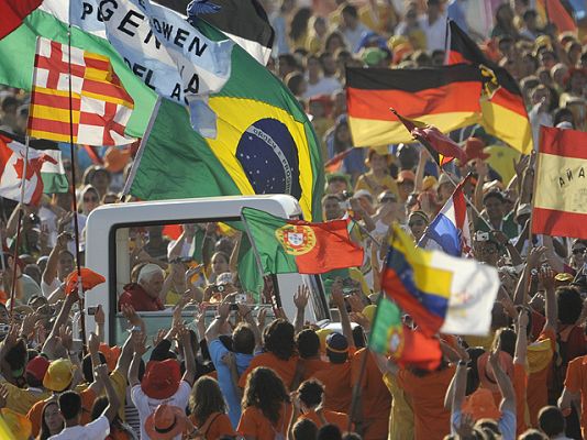  - El papa llega a Cuatro Vientos para la misa de clausura de la JMJ