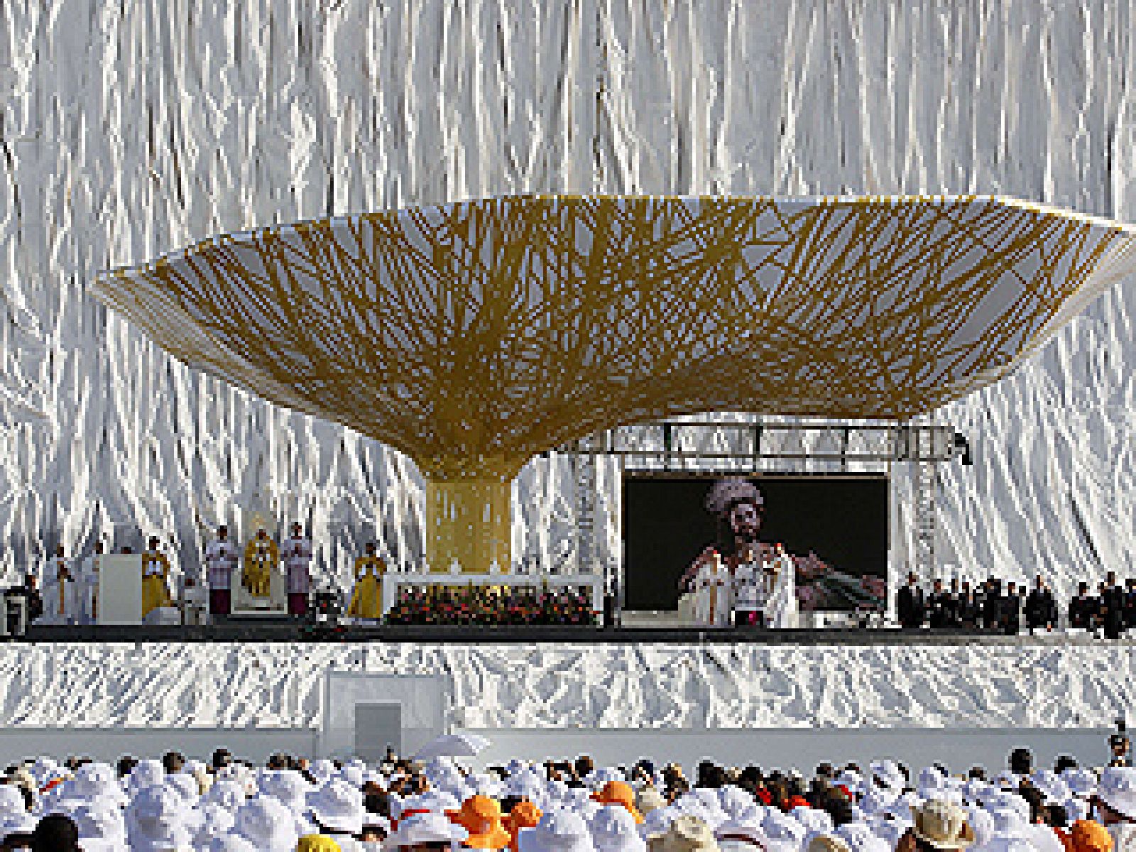 El papa a los jóvenes de Cuatro Vientos: "He pensado en vosotros"