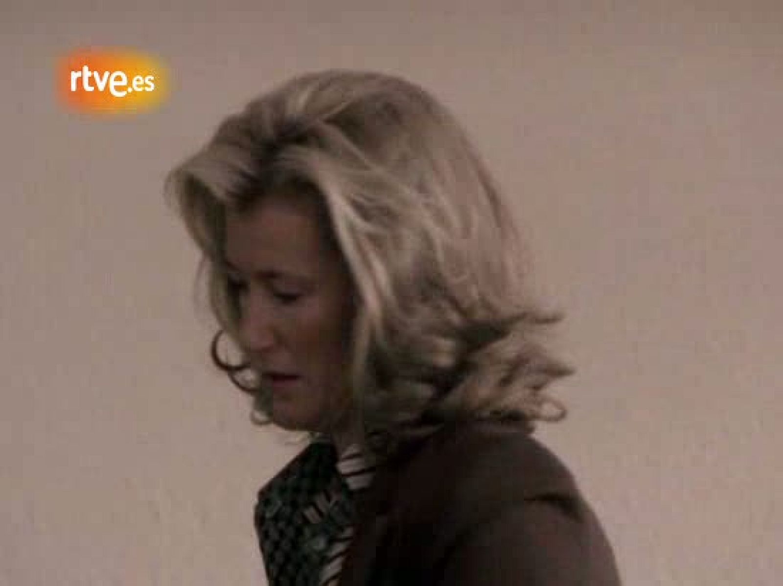 Cuéntame cómo pasó - "Que vienen los rojos" - Cuéntame cómo pasó | Ver