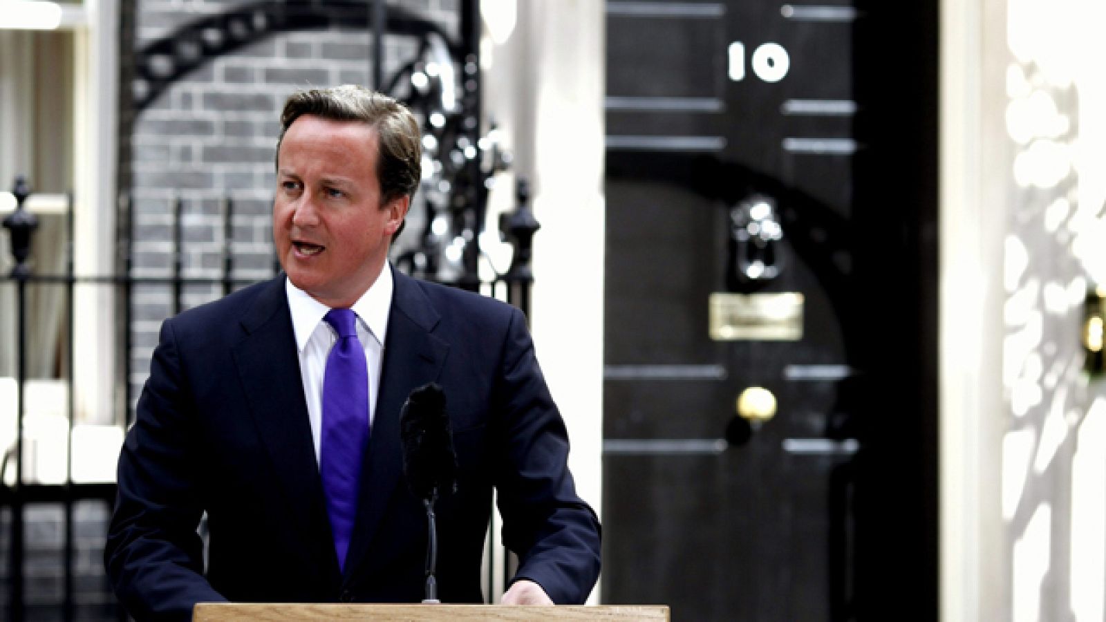 La comunidad internacional coincide en que el Gobierno de Gadafi se desmorona