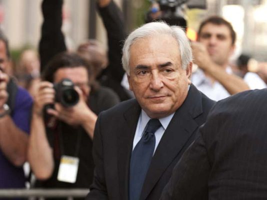 Informativo 24h - La fiscalía de Manhattan ha pedido al juez que retire todos los cargos por agresión sexual que pesan sobre Strauss-kahn
