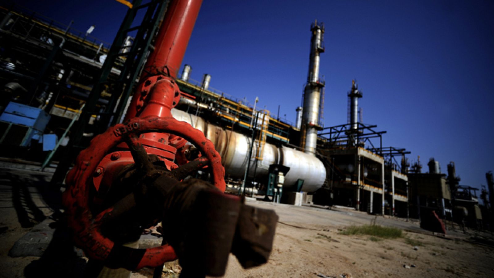 La realidad del precio del petróleo no se refleja en las gasolineras