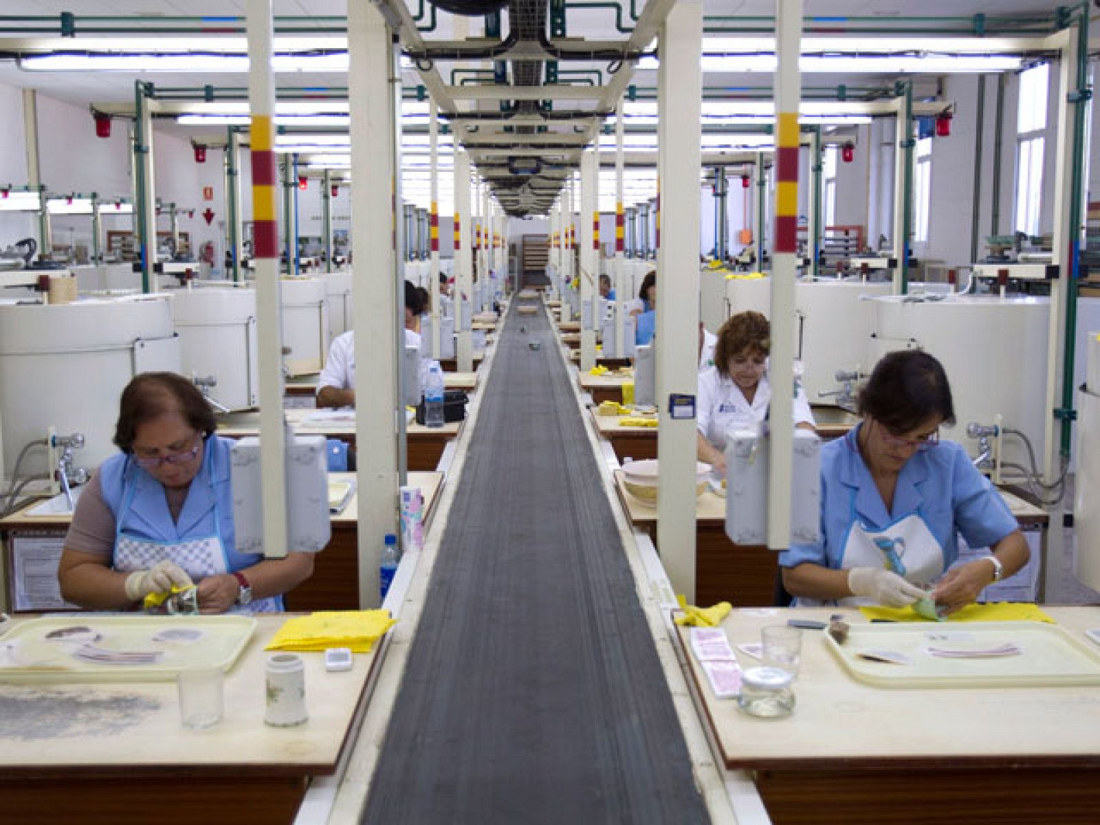 Los sindicatos critican la supresión del límite para encadenar contratos temporales